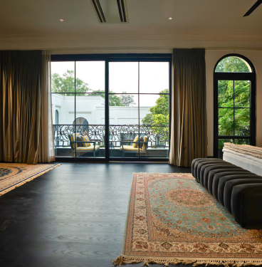 What is popular in farmhouse decor?